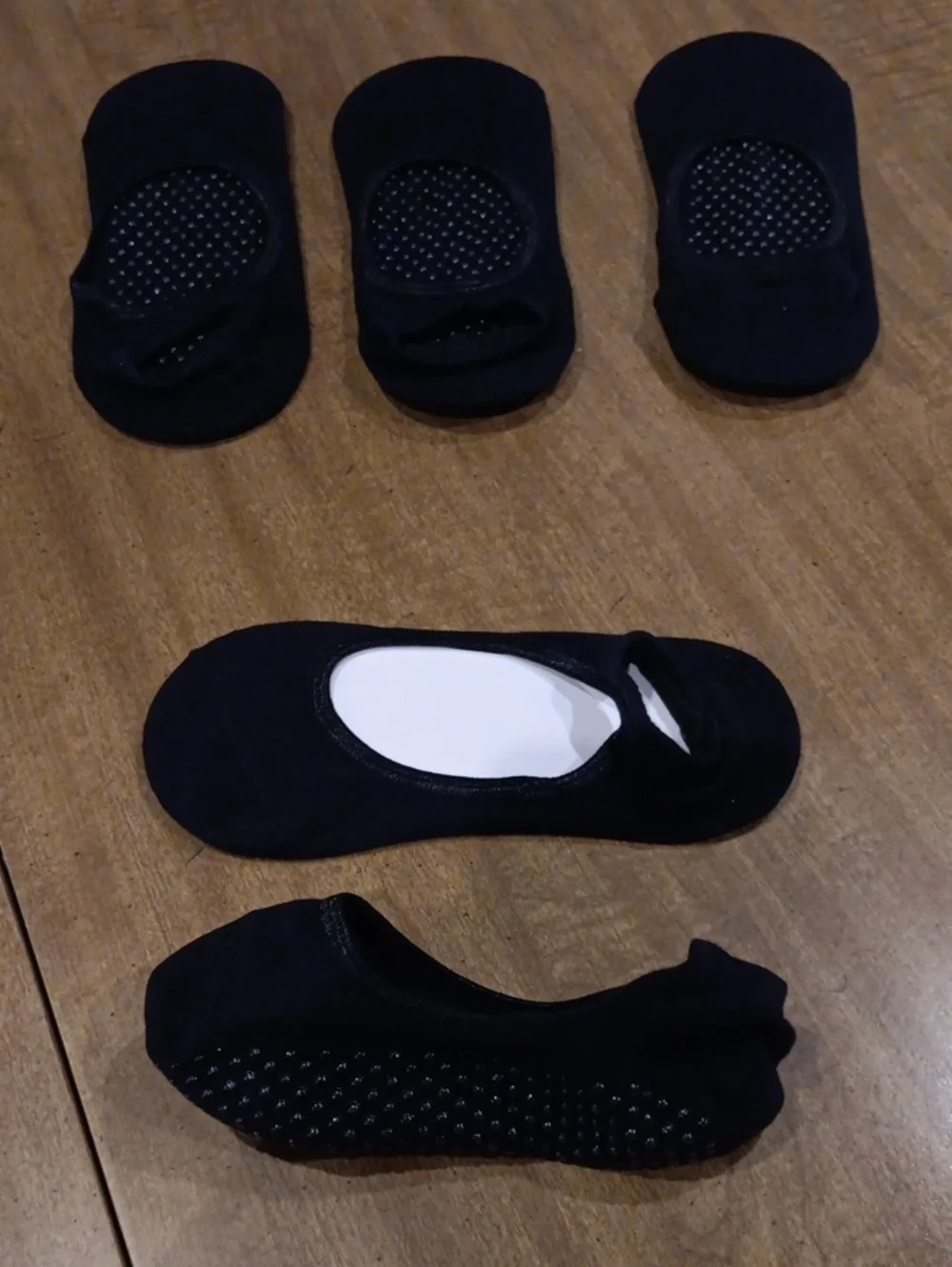 Womens's Black No-Show Gripper Socks